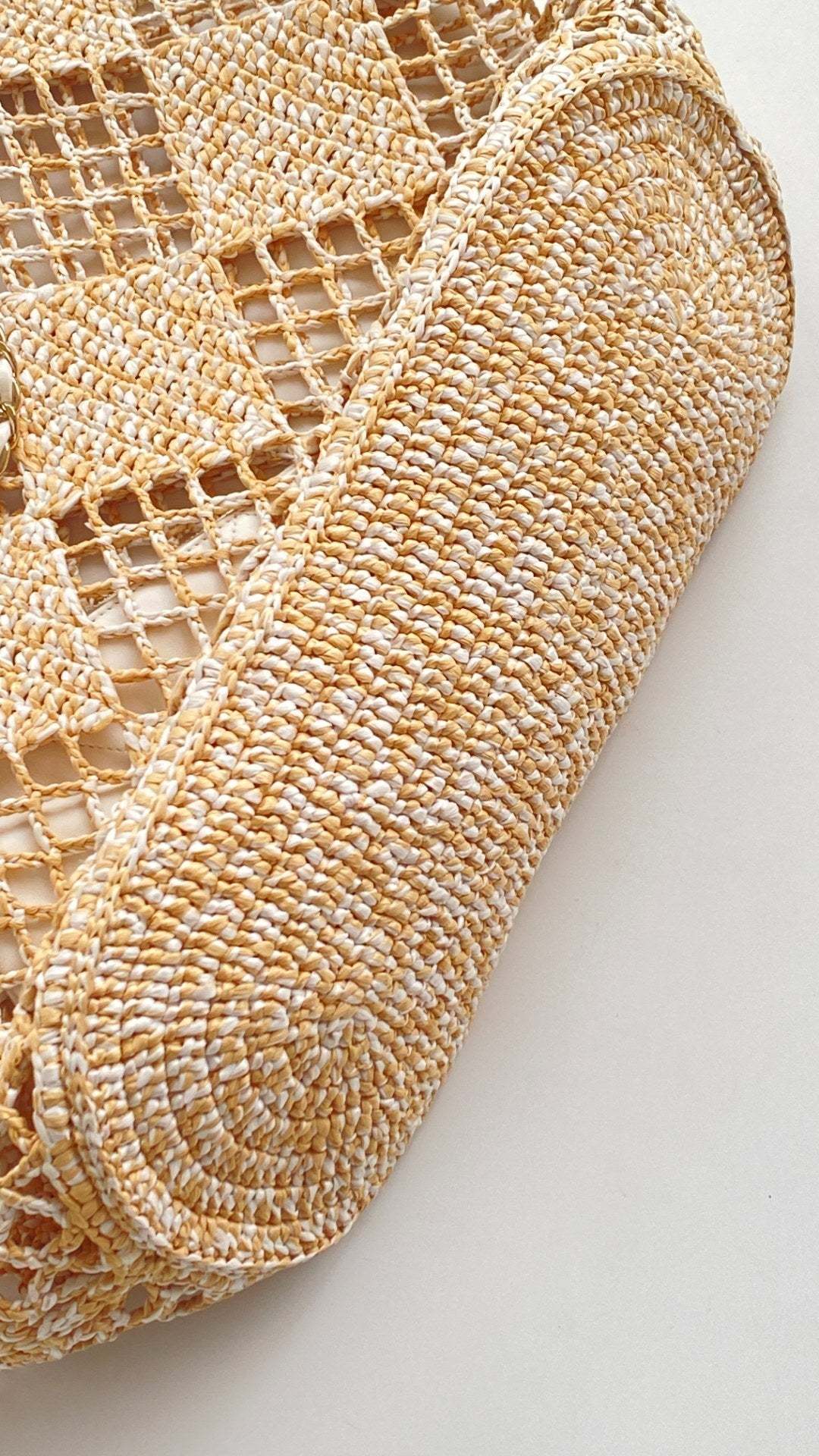 CC 2025 Beach Tote 52 Beige Raffia