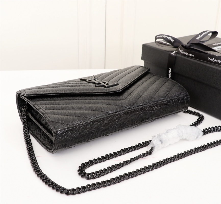 YSL CASSANDRE MATELASSÉ CHAIN WALLET IN GRAIN DE POUDRE EMBOSSED BLACK NOIR 22CM 377828BOW081000