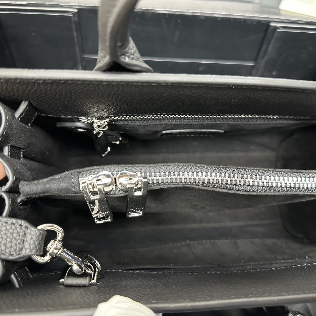 YSL SAC DE JOUR BABY IN GRAINED LEATHER BLACK 26CM