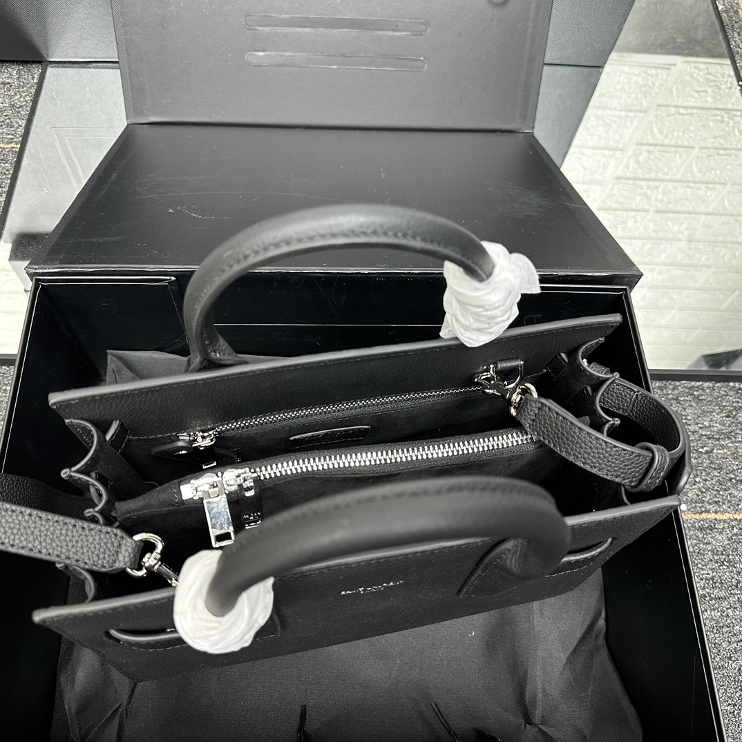 YSL SAC DE JOUR BABY IN GRAINED LEATHER BLACK 26CM