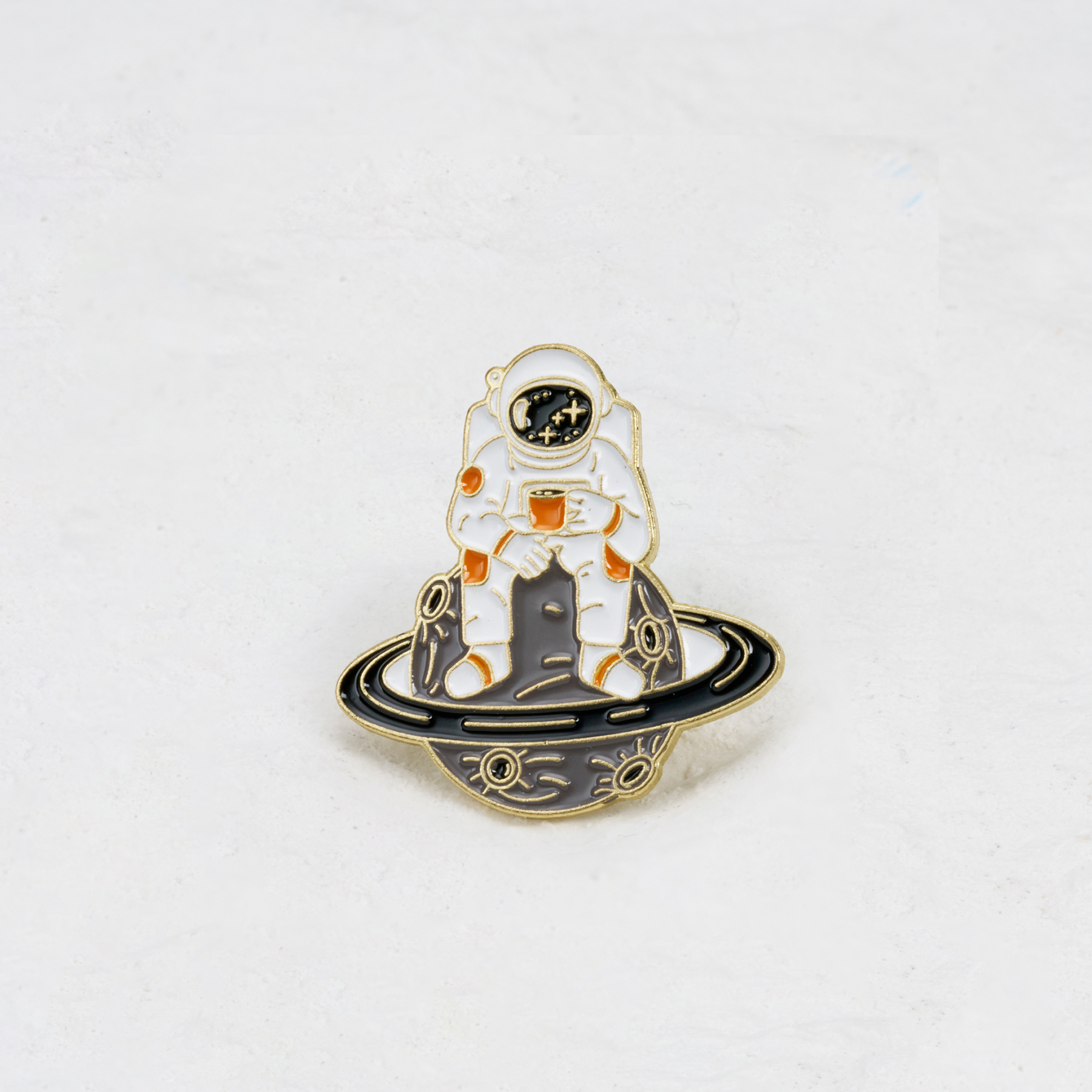 Purplehecate Astronaut Assis Sur Sa Planete Pin
