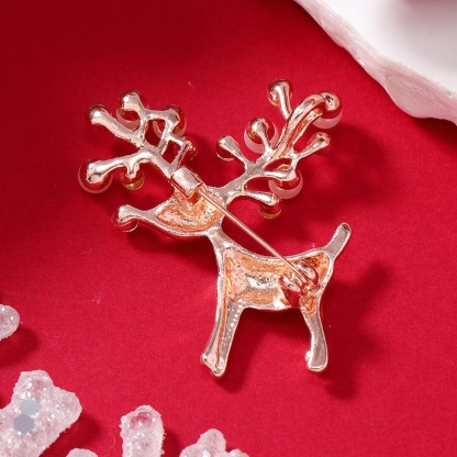 Purplehecate Christmas Giraffes Pin