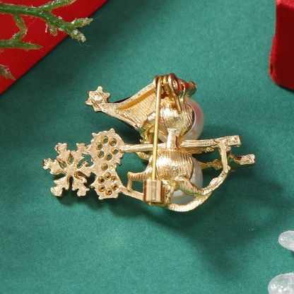 Purplehecate Sledding Snowman Christmas Tree Pin