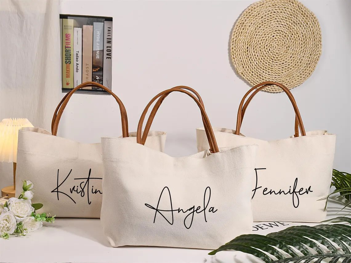 Custom Bridesmaid Tote Bags,Bridesamaid Gift bag With Name,Bridesmaid Beach bag,Wedding bag,Bridal Party Gift,Bride Bag,Beach Tote gift