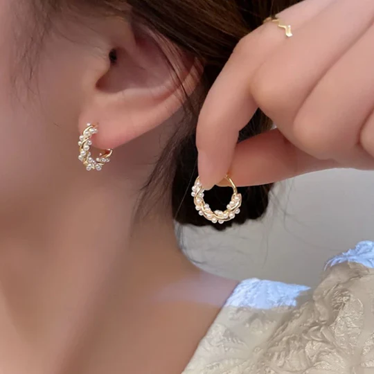 Twisted Pearl Earrings 