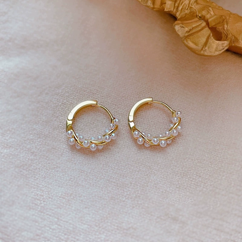 Twisted Pearl Earrings 