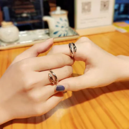 Hug Ring (Adjustable)