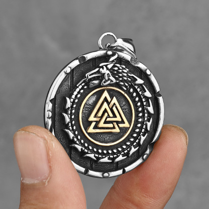 Valknut of Eternity – Odin’s Symbol Pendant Necklace