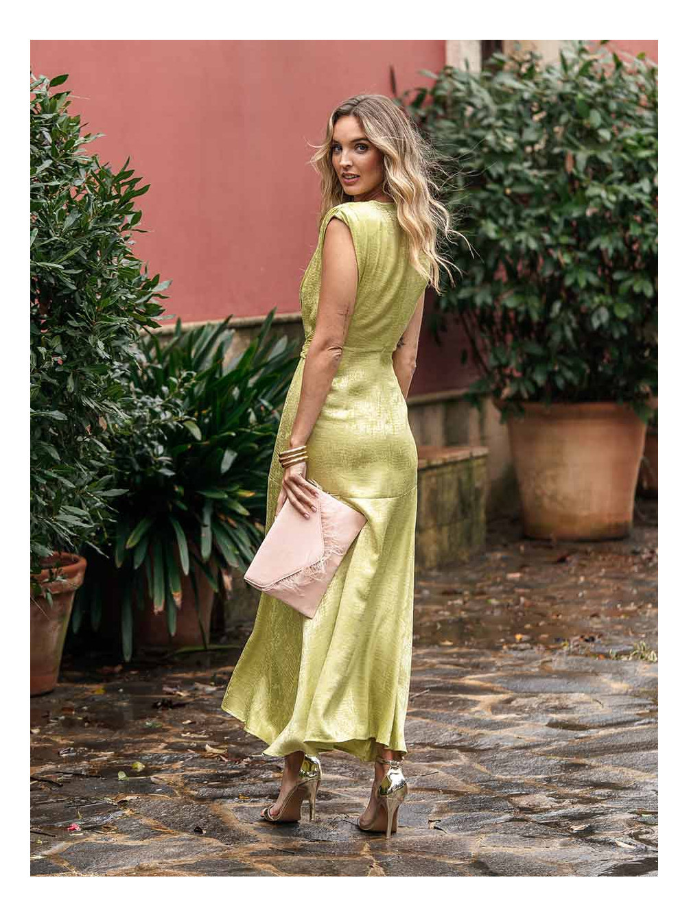 Chic Vestido Midi Dress