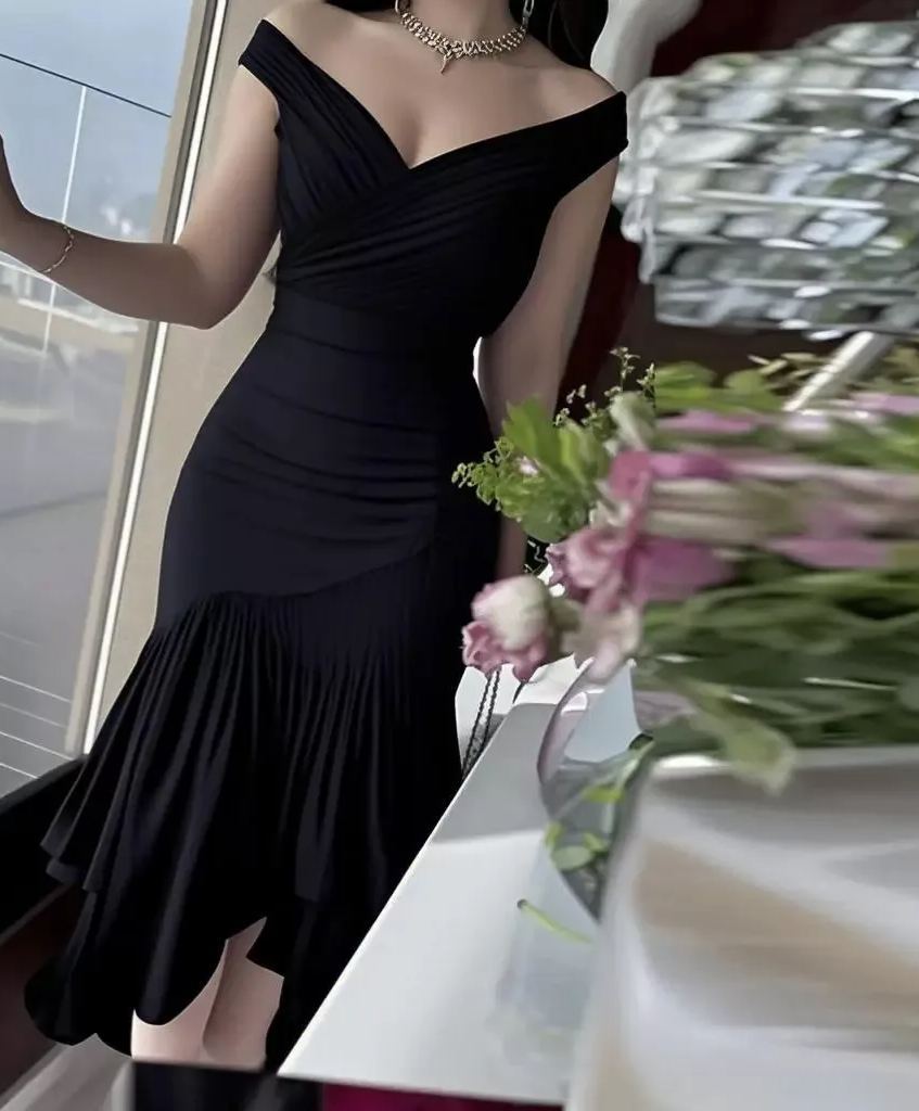 Charming Rose Pleated Tiered Midi Dress