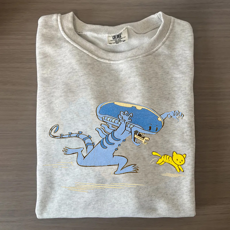 Vintage Funny Alien and Cat Cute T-shirt