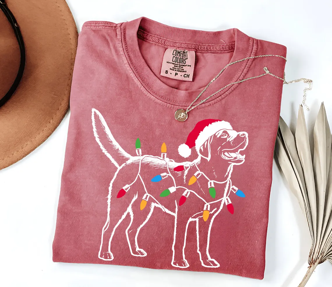 Comfort Color Christmas Labrador T-shirt