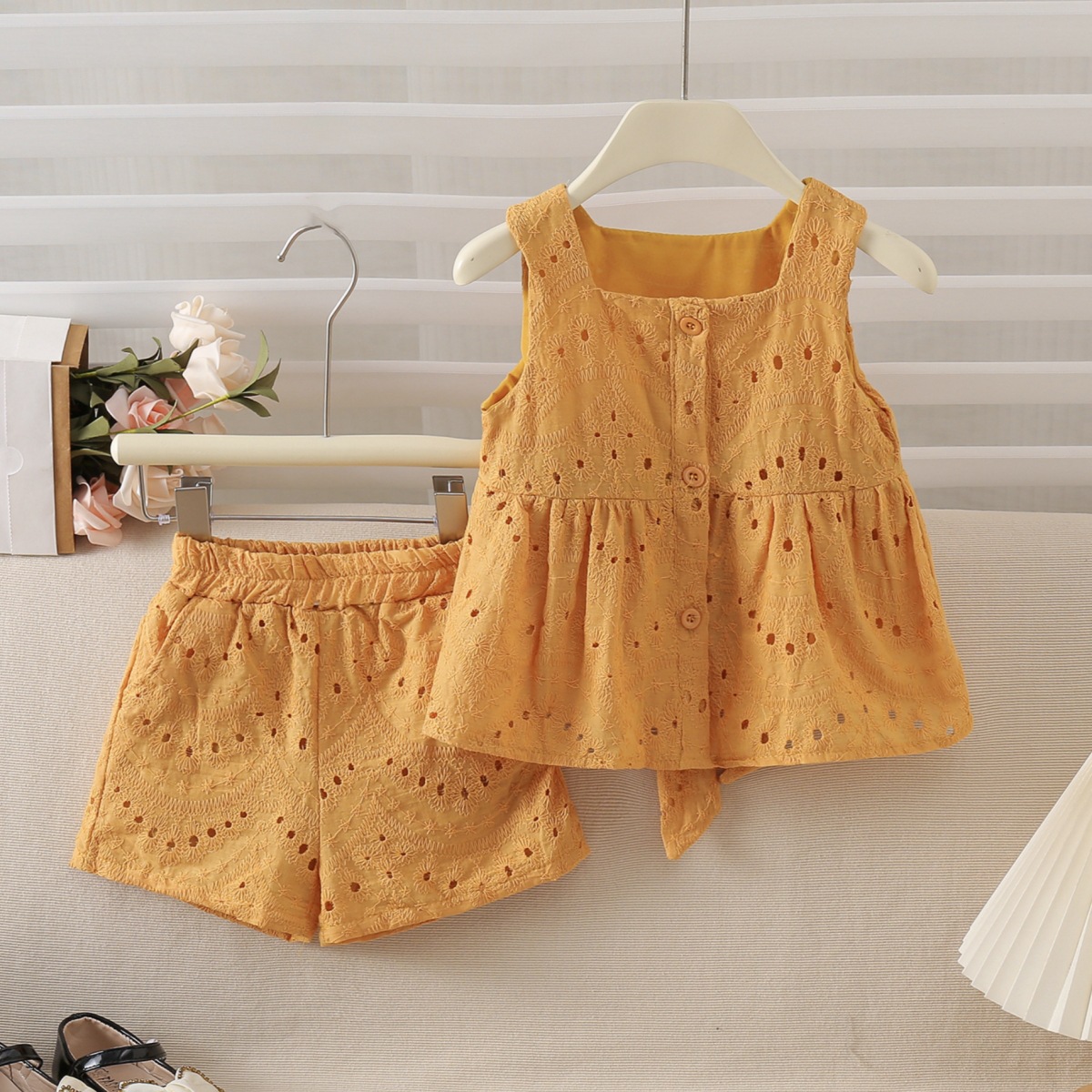 Kid Girls Lace Sleeveless Vest and Shorts 2-piece Set