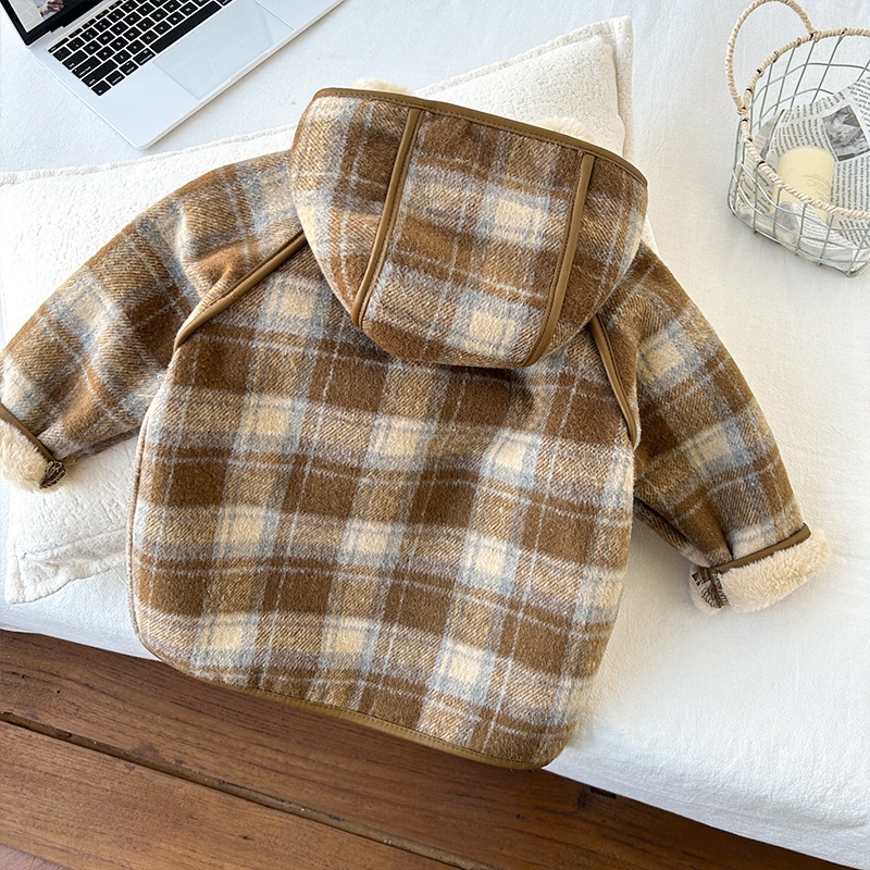 Baby and kids' plaid woolen outerwear