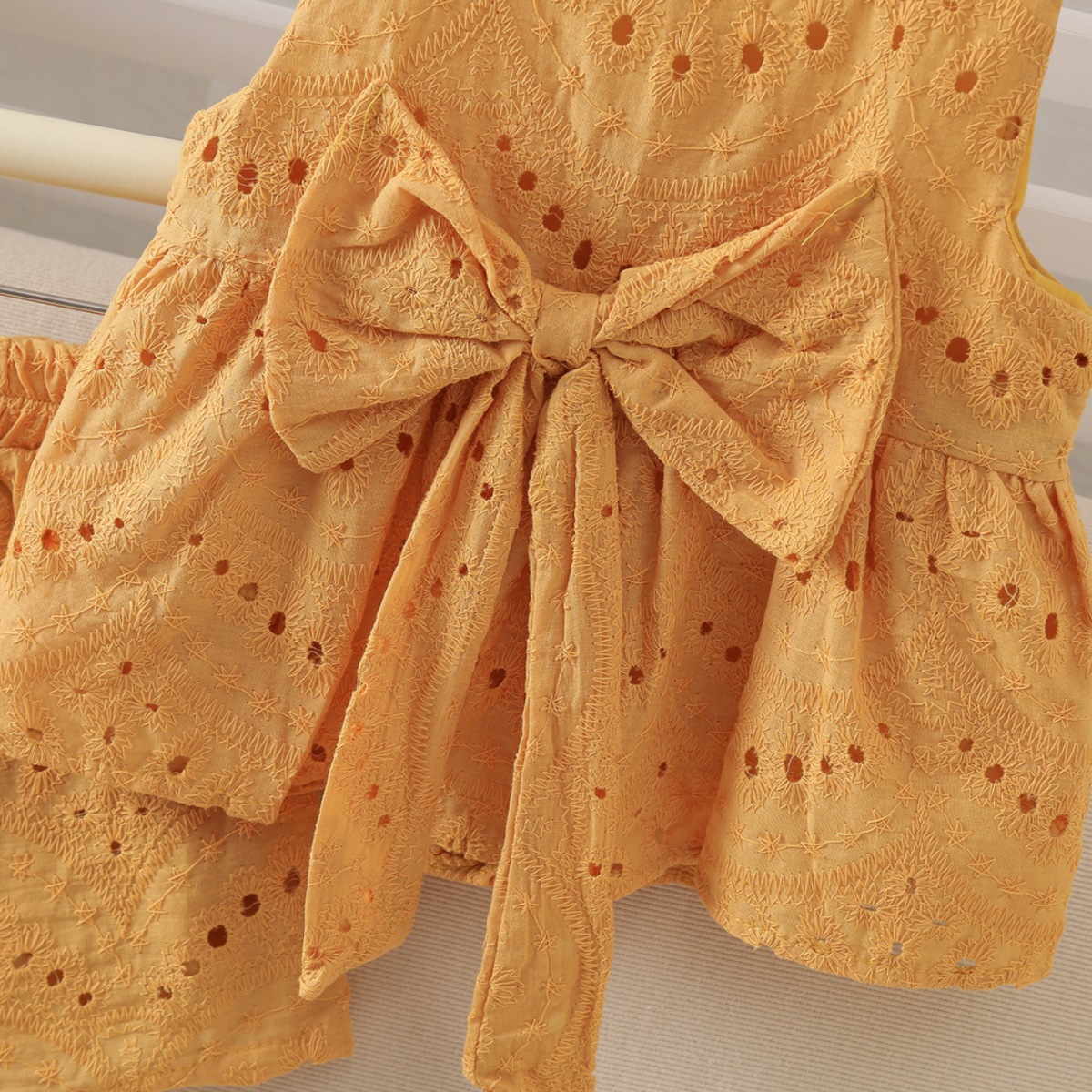 Kid Girls Lace Sleeveless Vest and Shorts 2-piece Set