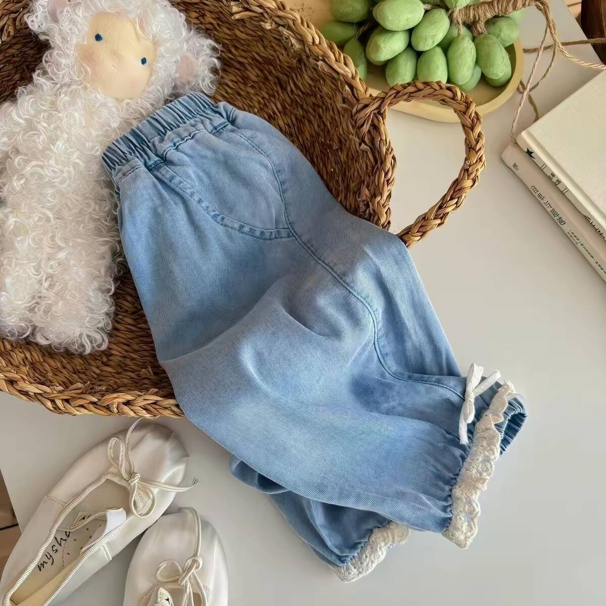 Kids Lace-Trimmed Bow Lantern Jeans