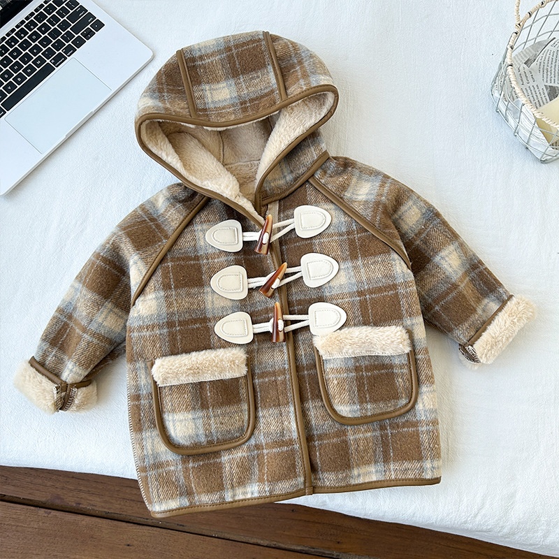 Baby and kids' plaid woolen outerwear
