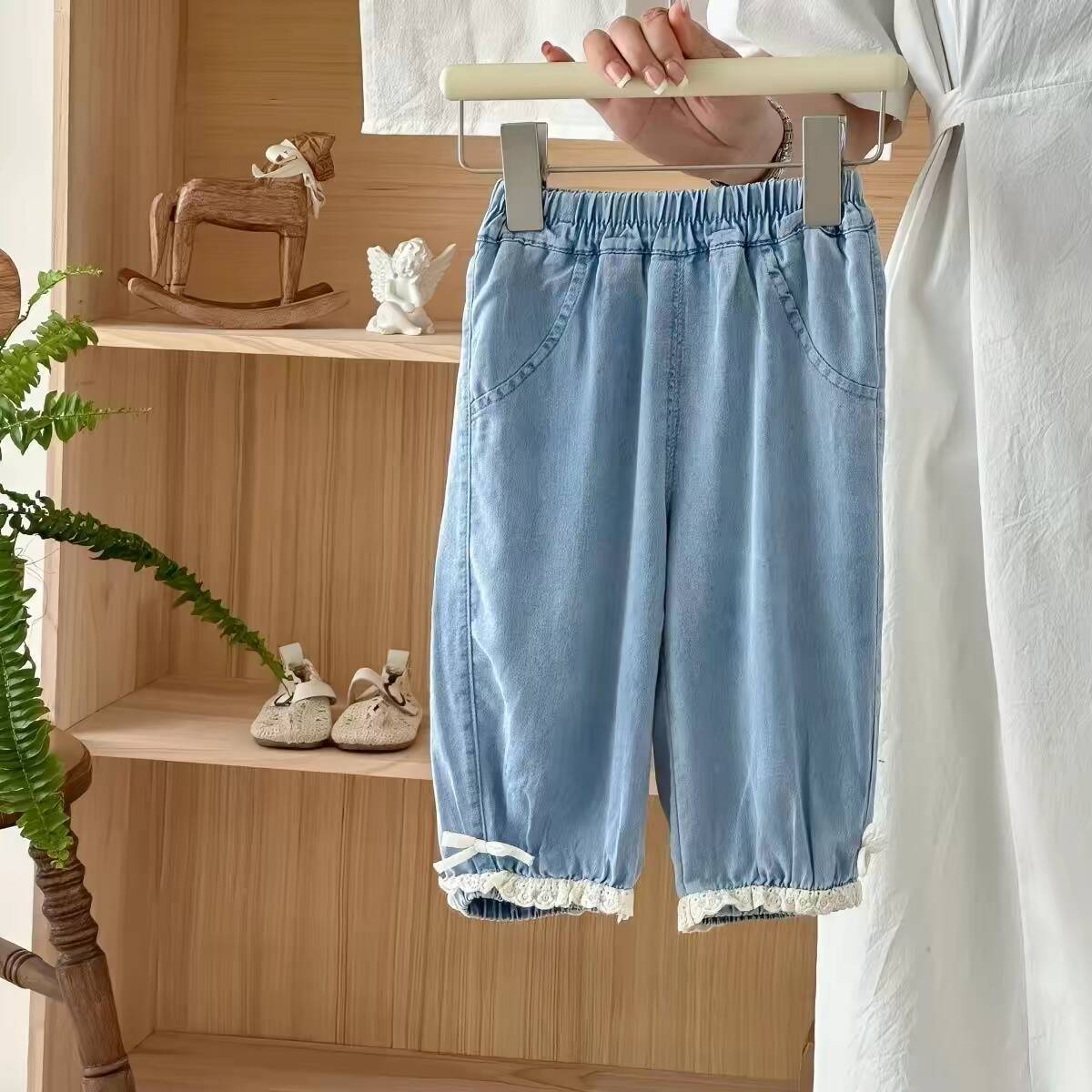 Kids Lace-Trimmed Bow Lantern Jeans