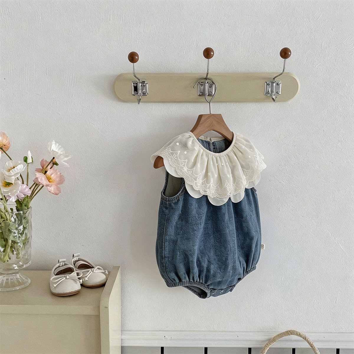 Lace-trimmed Ruffled Collar Sleeveless Denim Romper