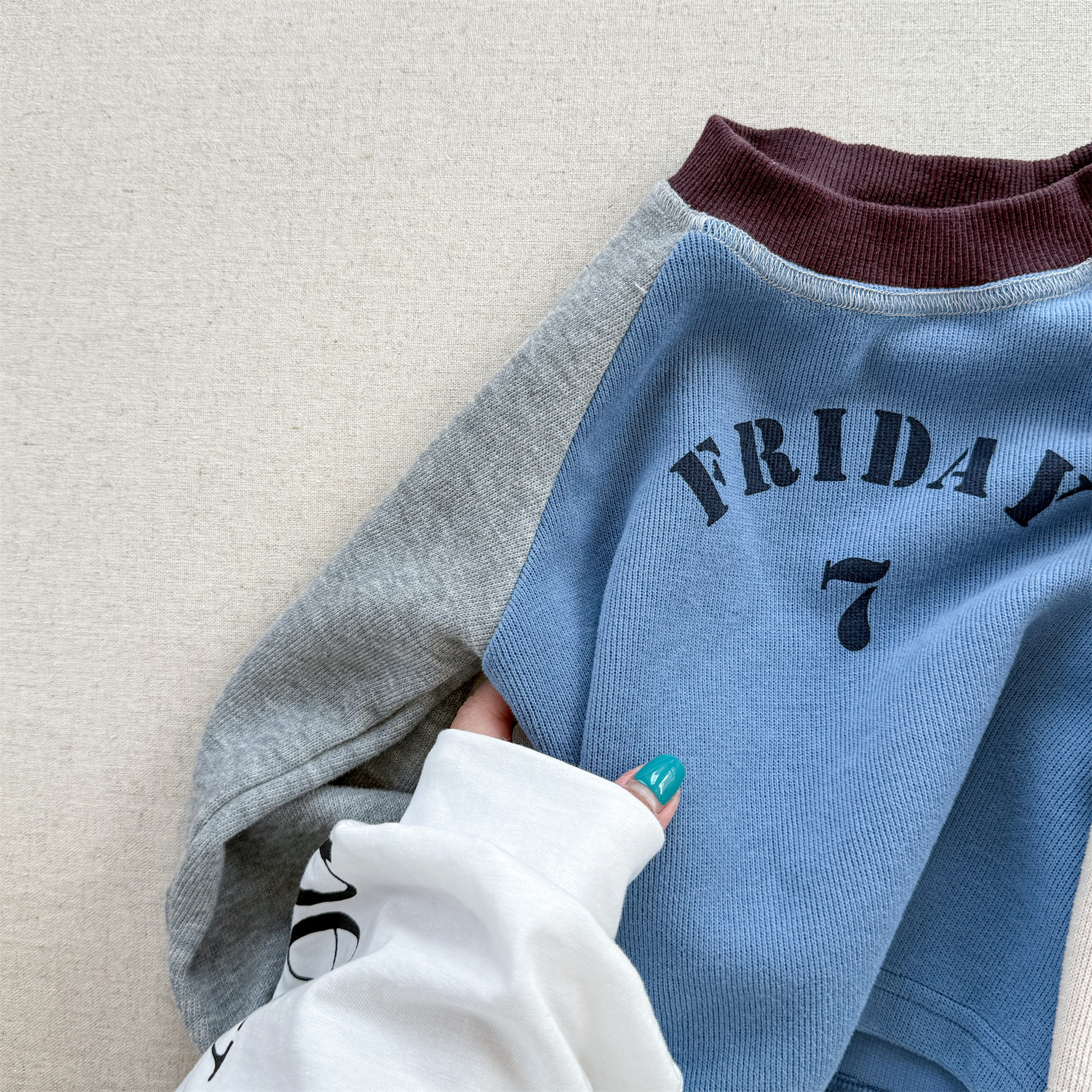 Kids Contrasting Colors Sleeve Sweatshirt
