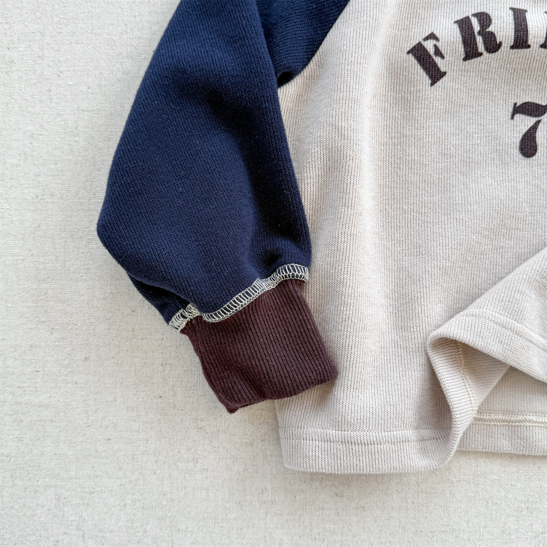 Kids Contrasting Colors Sleeve Sweatshirt