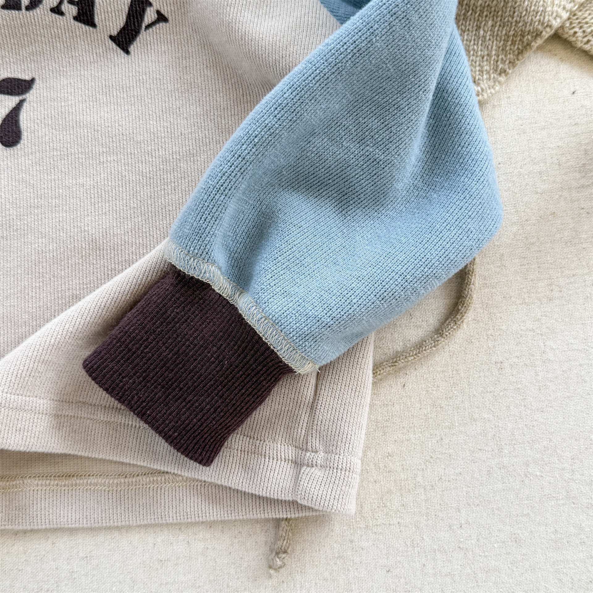 Kids Contrasting Colors Sleeve Sweatshirt