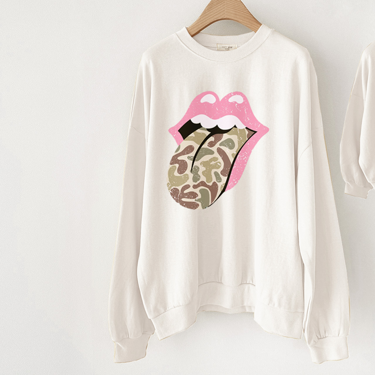 Mama and Me Leopard Pint Tongue Out Sweatshirt