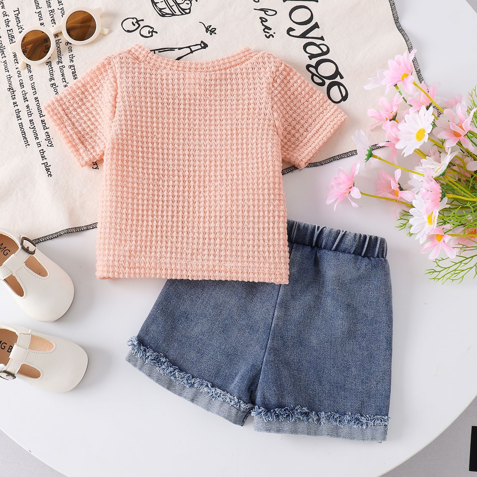 Baby Colorful Bow Waffle-Knit Top and Raw-Hem Denim Shorts Set
