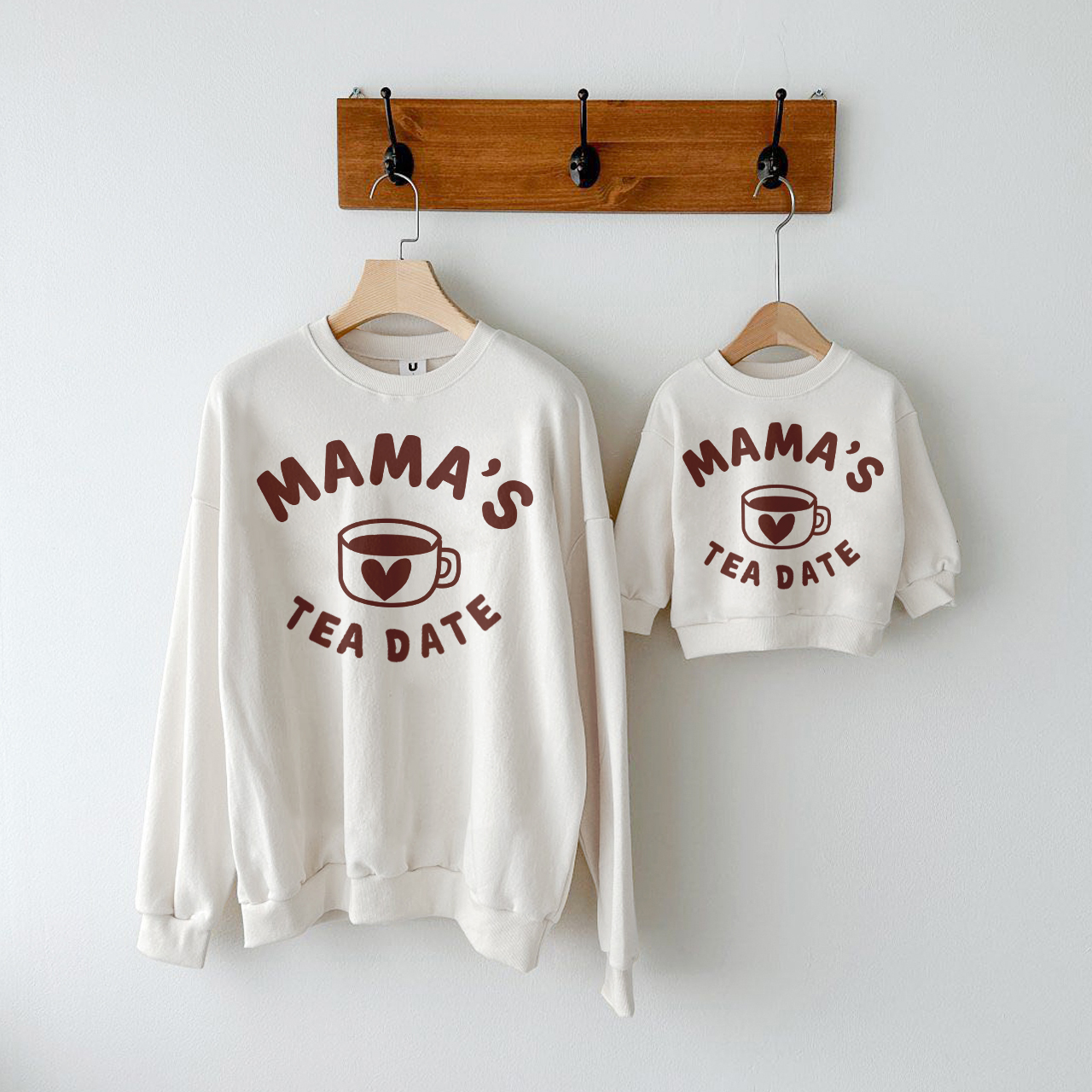 MAMA'S TEA DATE Family Slogan Sweatshirt