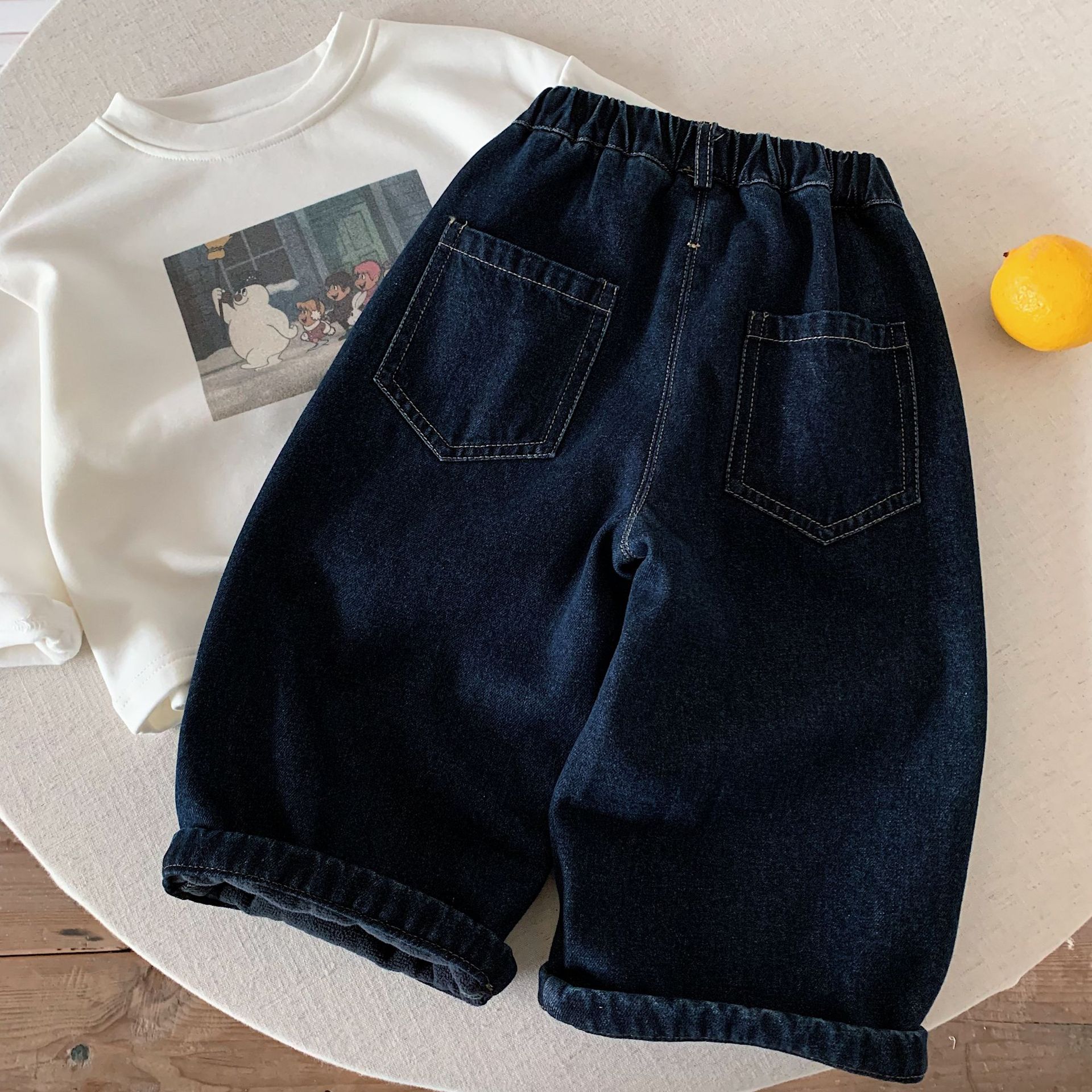 DailyBebe Kids Cool Style Boys Barrel Denim Jeans with Applique Patch & Print