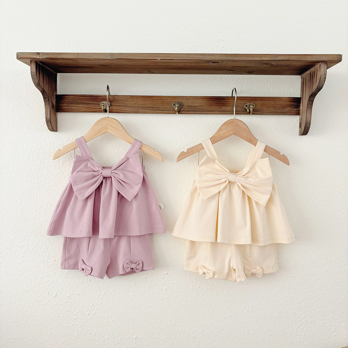 Baby 2-Piece Suspenders Bow Shorts Set
