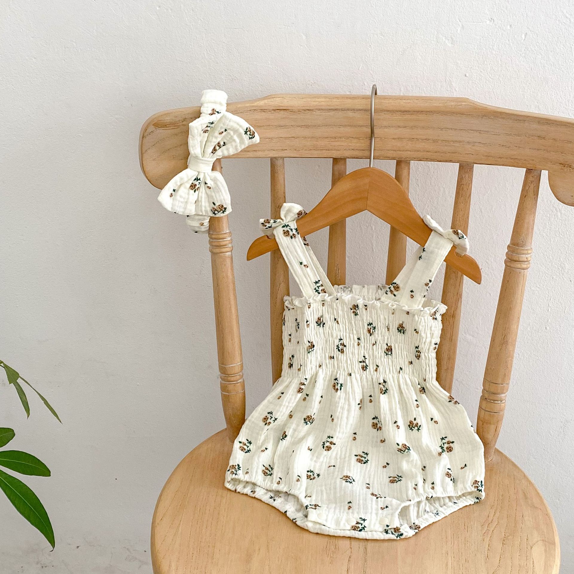 Baby Girl Polka Dot and Floral Patterns Bodysuit with Headband