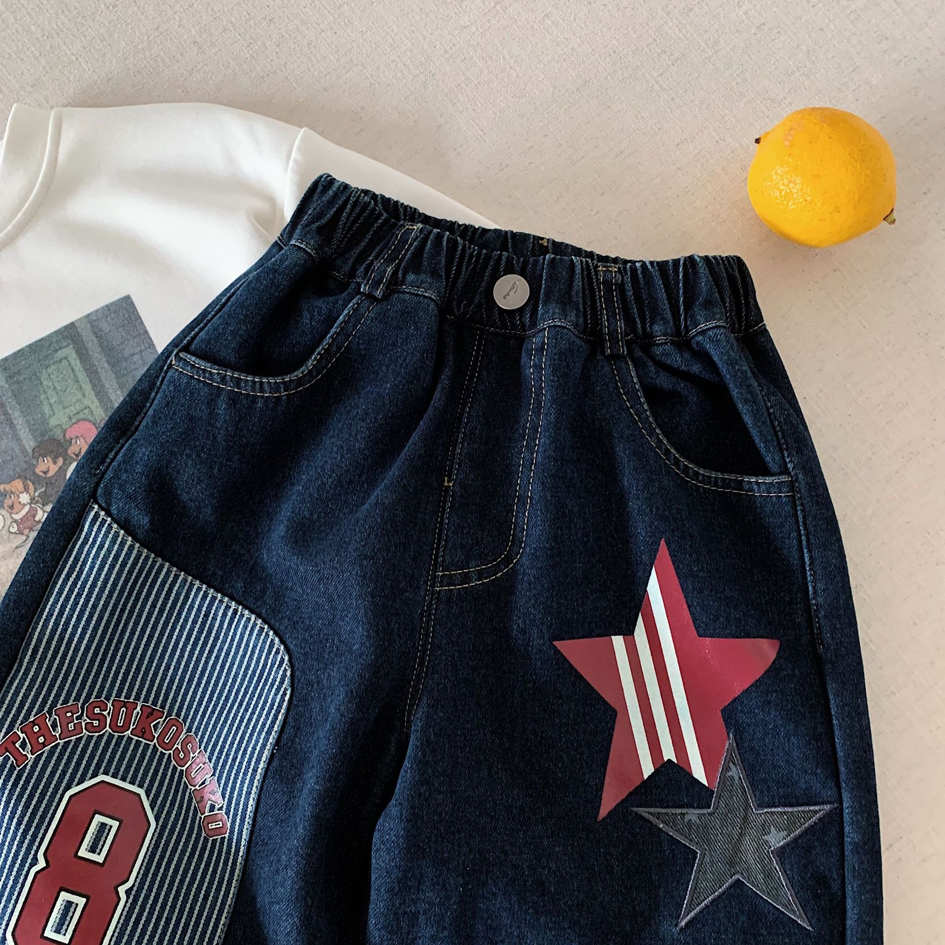 DailyBebe Kids Cool Style Boys Barrel Denim Jeans with Applique Patch & Print