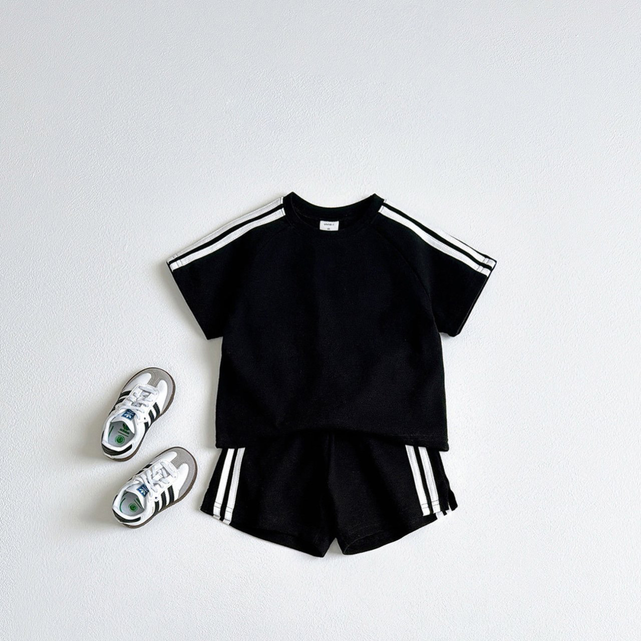 Kids Solid Color Stripe Sports Top and Short Pants Set