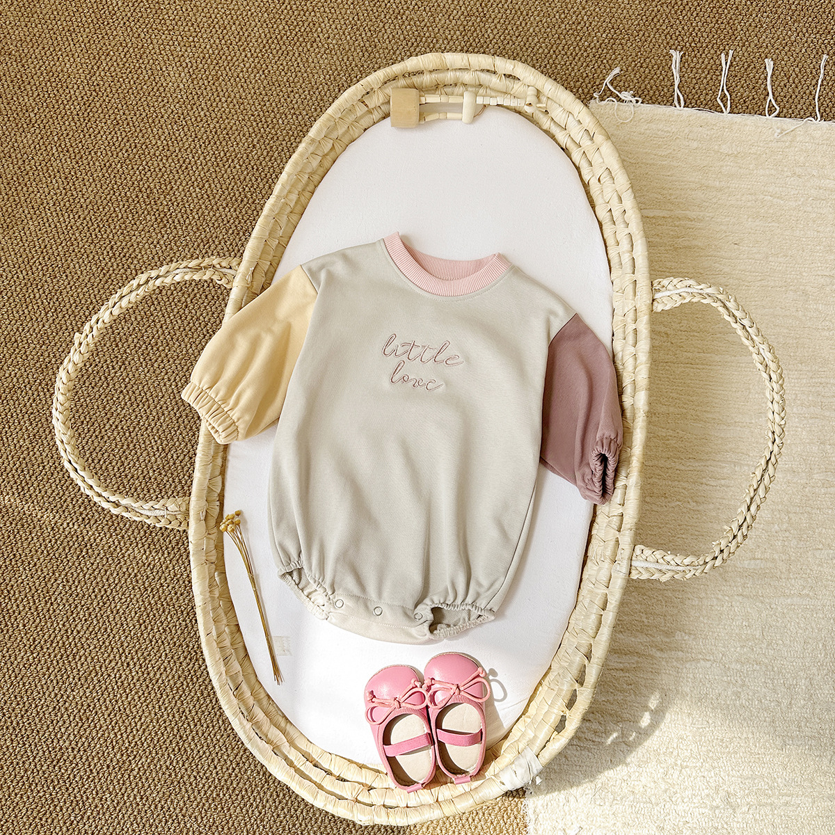 LITTLE LOVE Baby Contrast Color Bodysuit