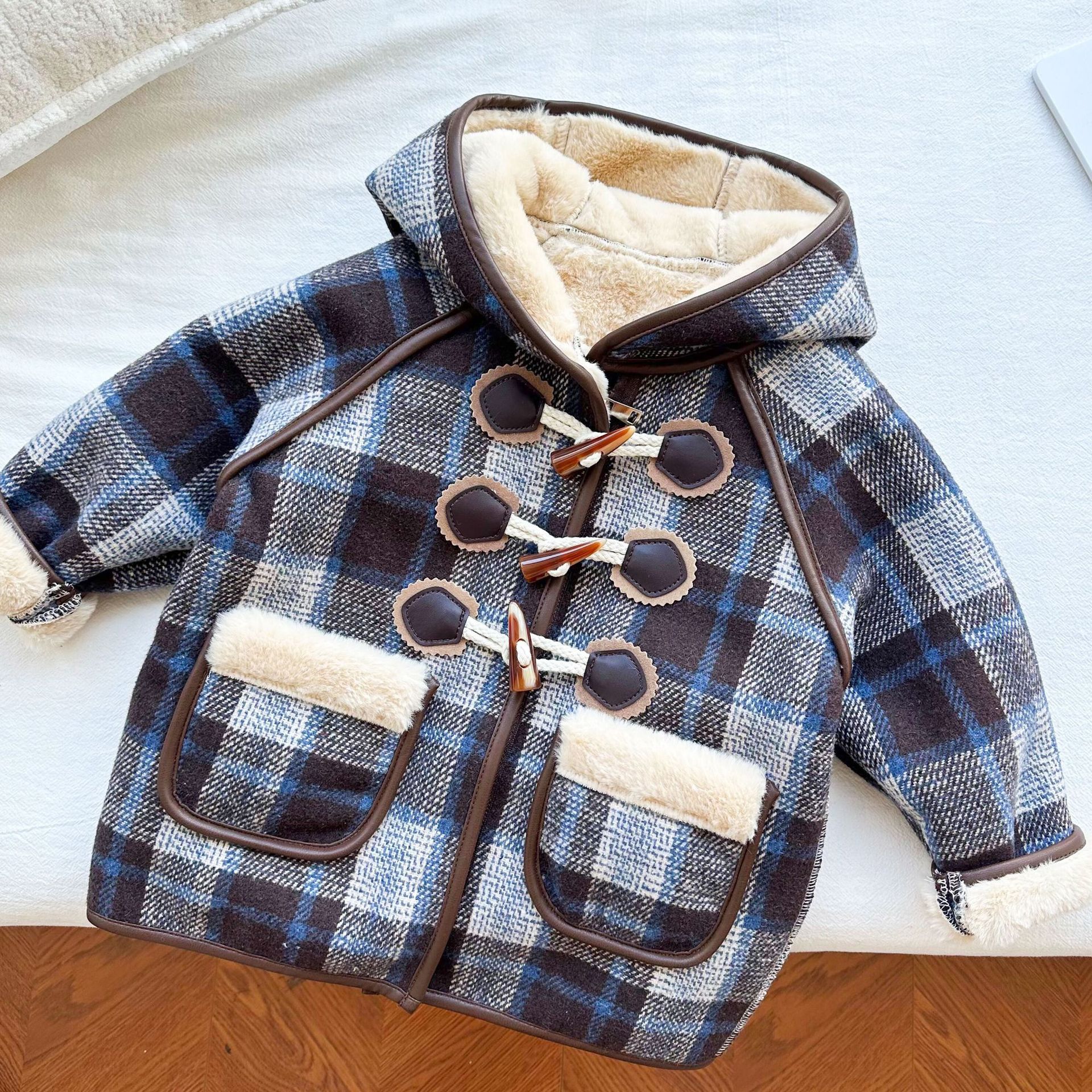 Baby and kids' plaid woolen outerwear