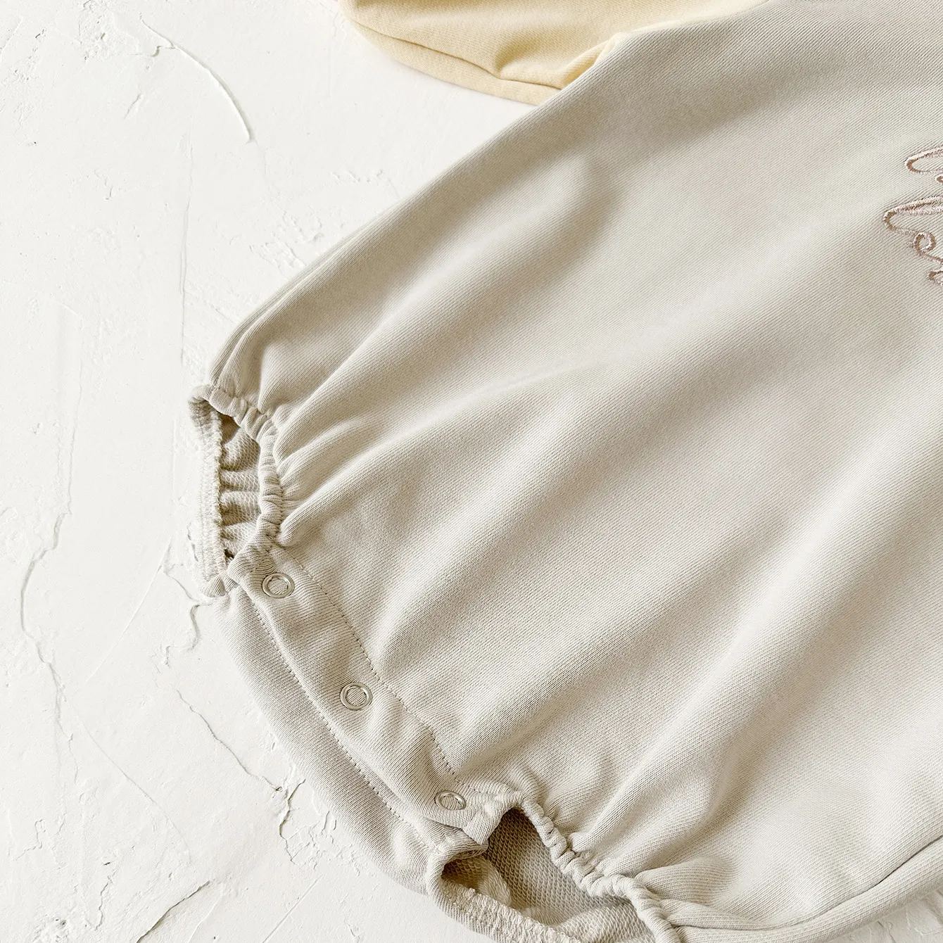 LITTLE LOVE Baby Contrast Color Bodysuit