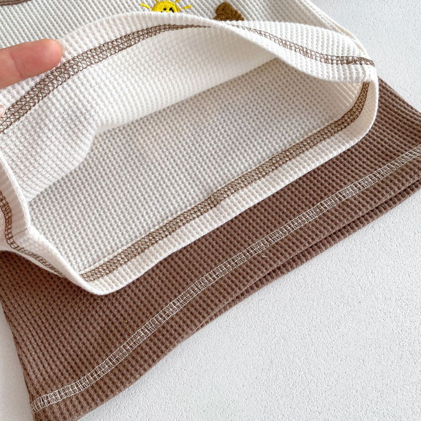 HAPPY MOOD Baby 2-Piece Embroidery Waffle Set