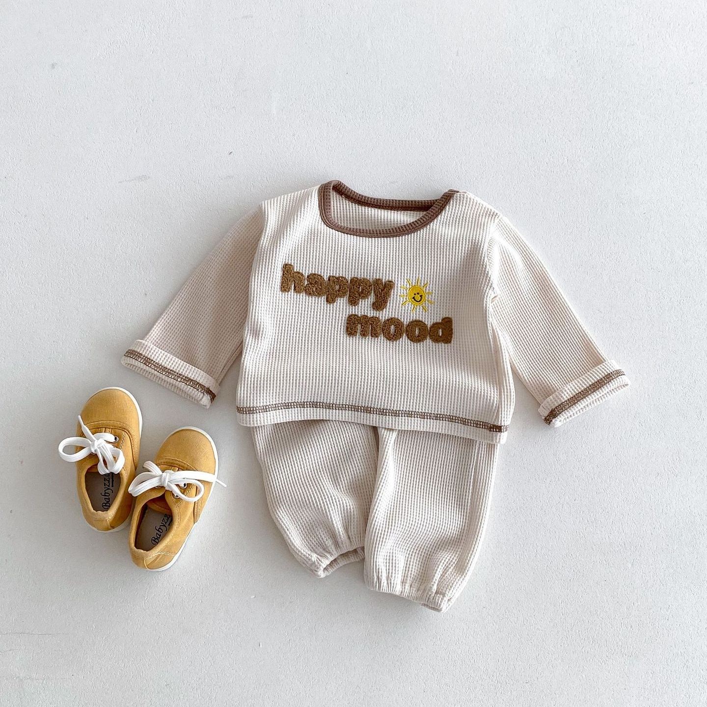 HAPPY MOOD Baby 2-Piece Embroidery Waffle Set