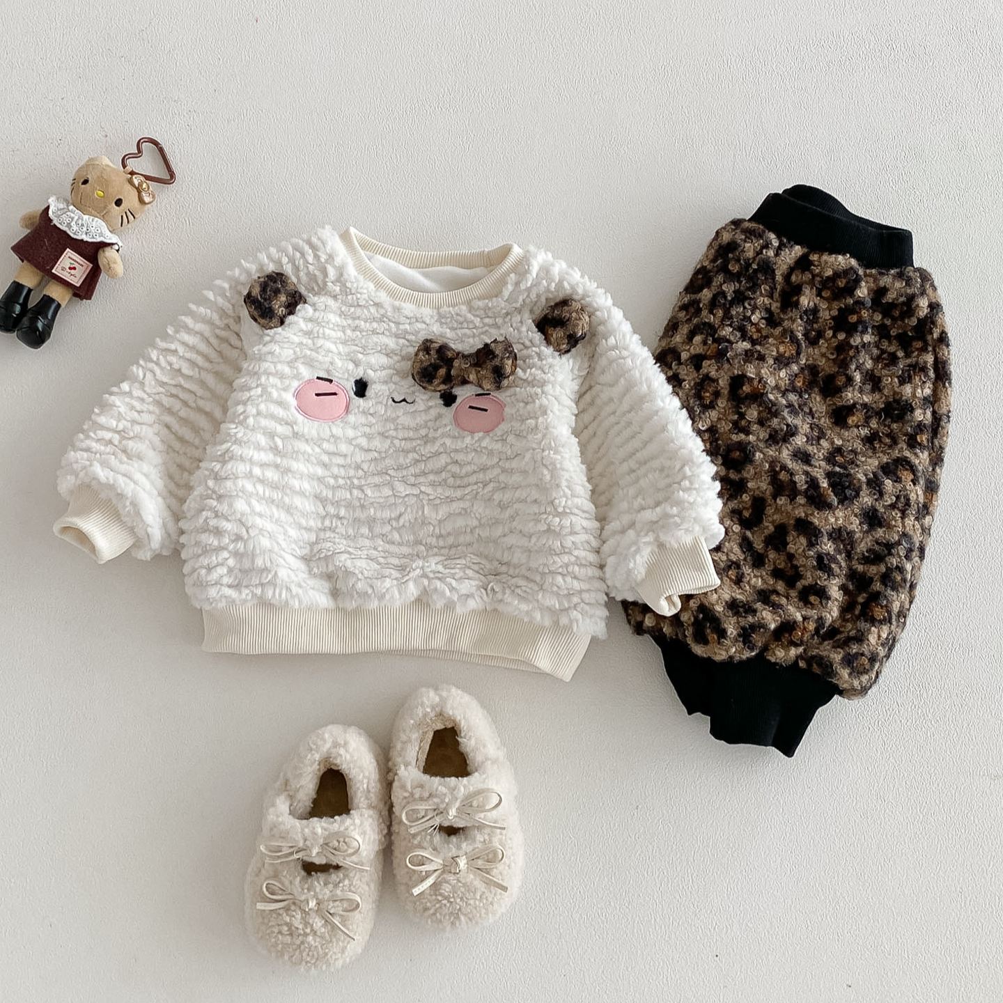 Baby Girl Cat Bow 2-piece Leopard Print Fleece Set