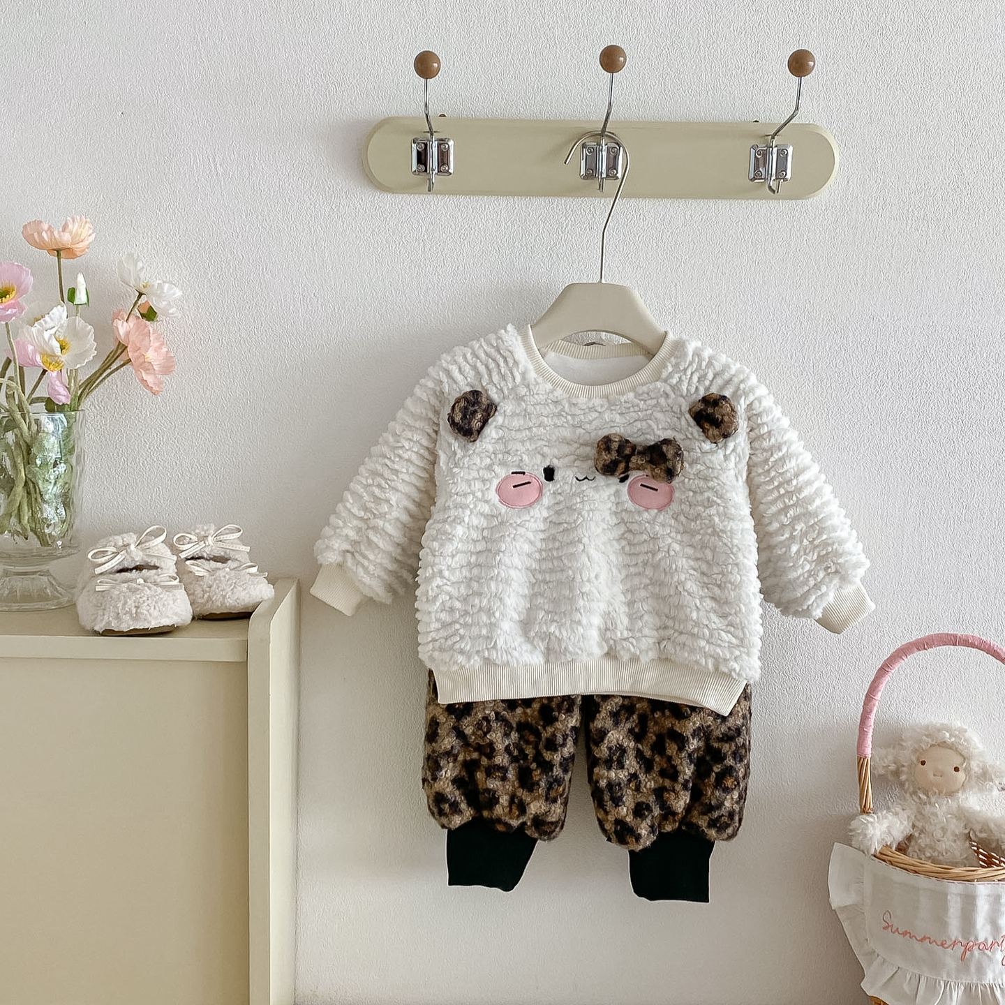 Baby Girl Cat Bow 2-piece Leopard Print Fleece Set