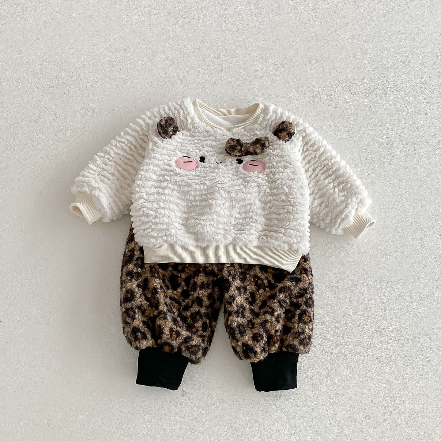 Baby Girl Cat Bow 2-piece Leopard Print Fleece Set