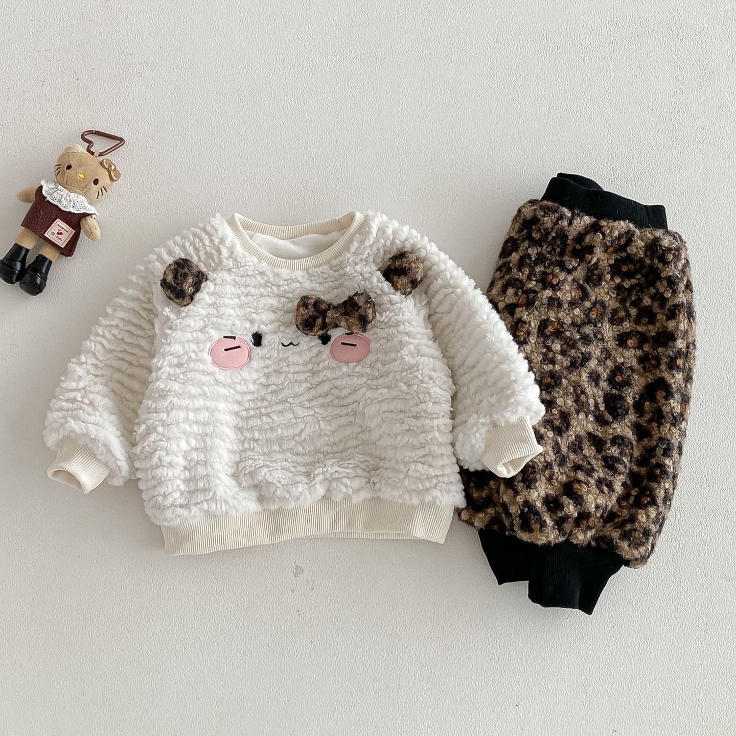 Baby Girl Cat Bow 2-piece Leopard Print Fleece Set