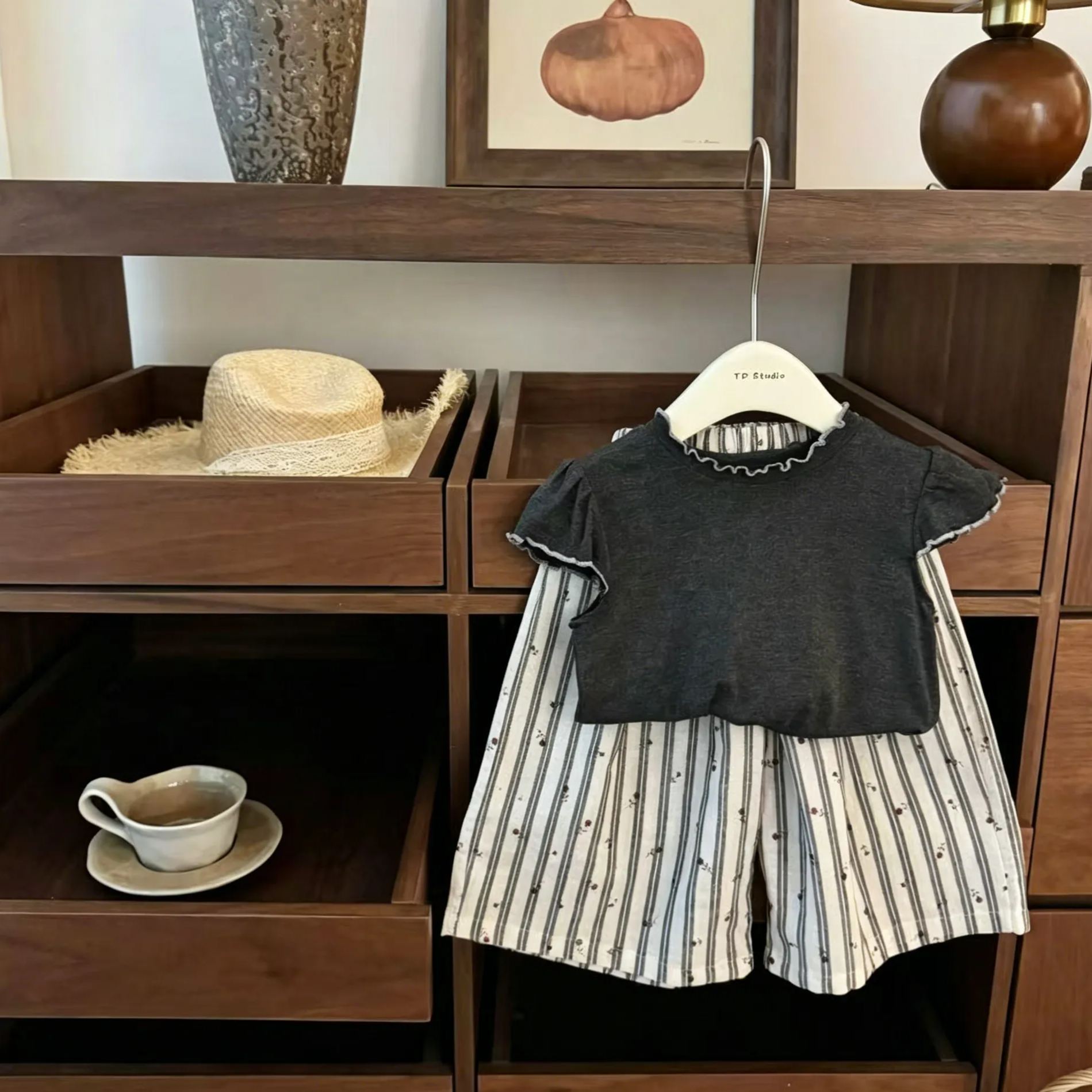Baby& Kid Wood Ear Edge T-shirt and Striped Floral Pants Set