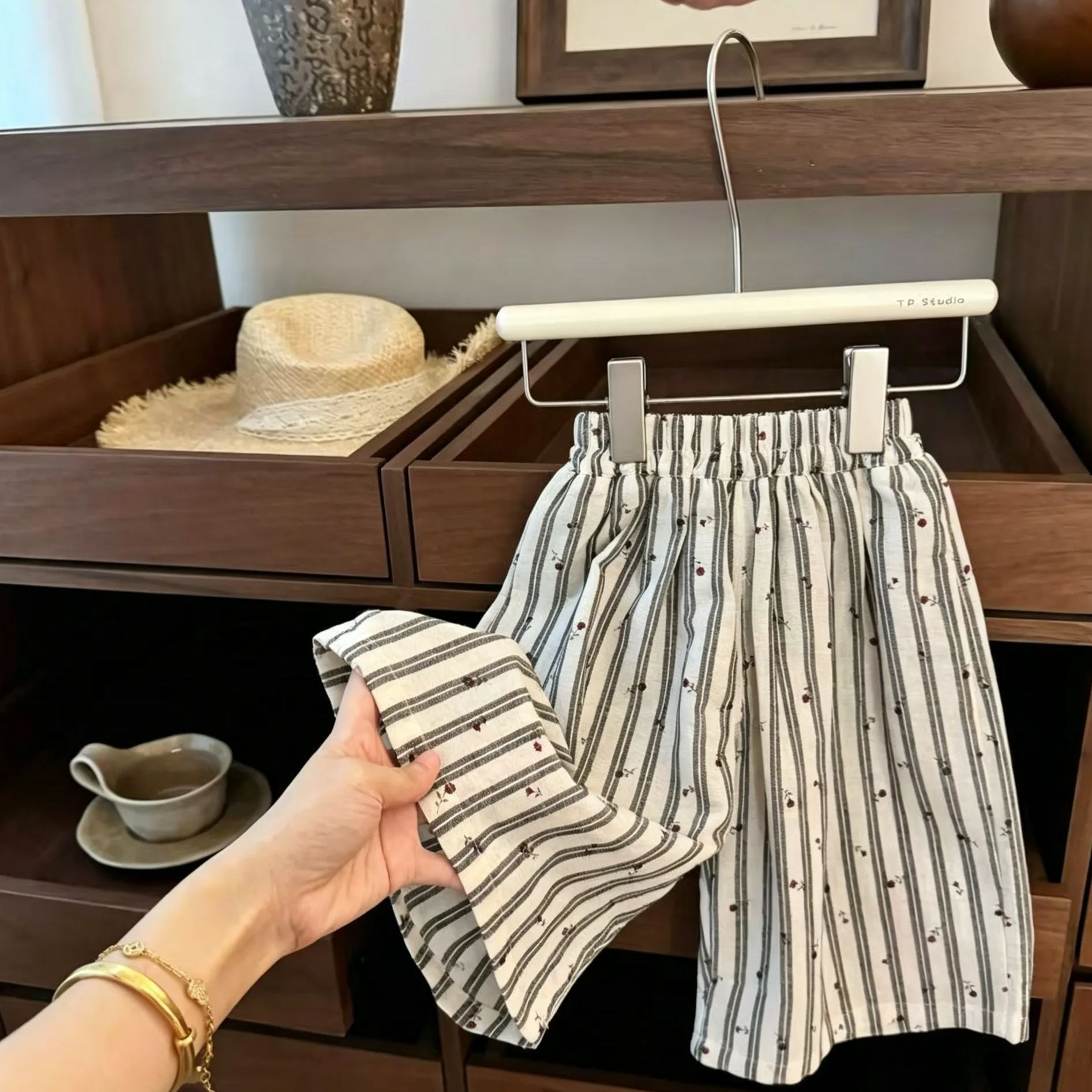 Baby& Kid Wood Ear Edge T-shirt and Striped Floral Pants Set