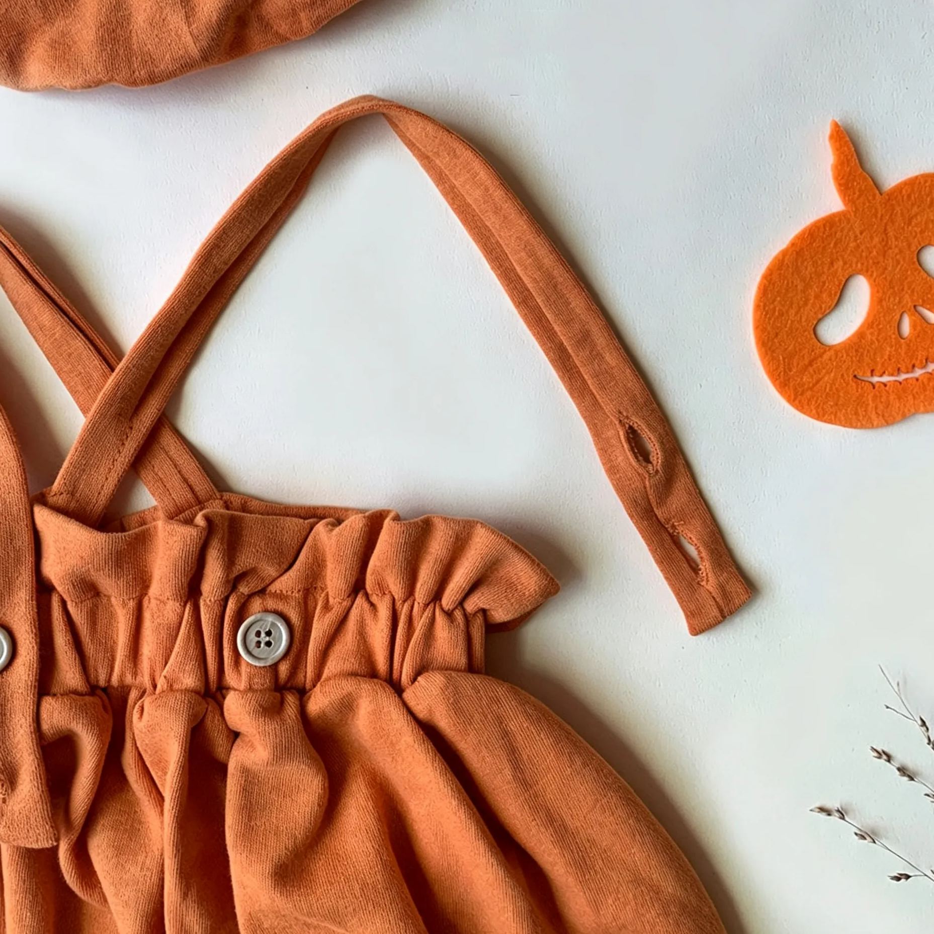 Bbay Halloween Pumpkin Onesie and Hat