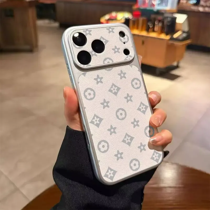 Retro Symmetric Pattern Phone Case. Lmitation Sheepskin iPhone Case