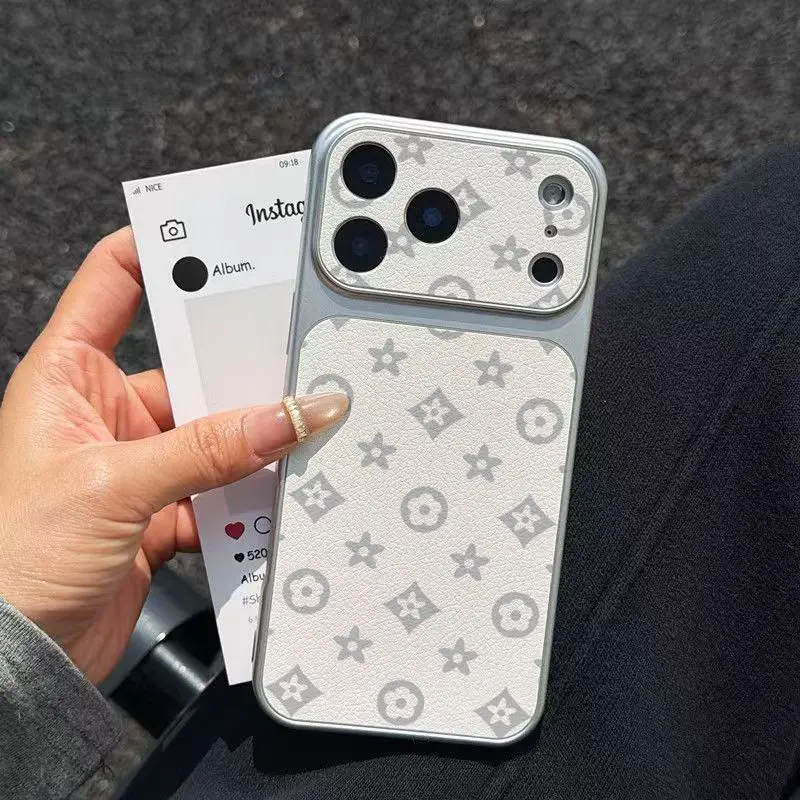 Retro Symmetric Pattern Phone Case. Lmitation Sheepskin iPhone Case