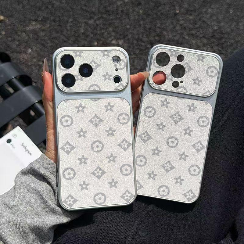 Retro Symmetric Pattern Phone Case. Lmitation Sheepskin Phone Case Upgrade Style. The Sheepskin Like Texture Brings A Luxurious And Soft Touch, And The Durable Material Can Protect Your Phone From Bumps And Falls. Suitable For Apple Phone Cases.