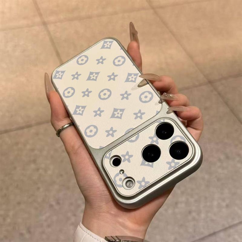 Retro Symmetric Pattern Phone Case. Lmitation Sheepskin Phone Case Upgrade Style. The Sheepskin Like Texture Brings A Luxurious And Soft Touch, And The Durable Material Can Protect Your Phone From Bumps And Falls. Suitable For Apple Phone Cases.
